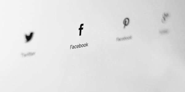 Photo Advertisement management